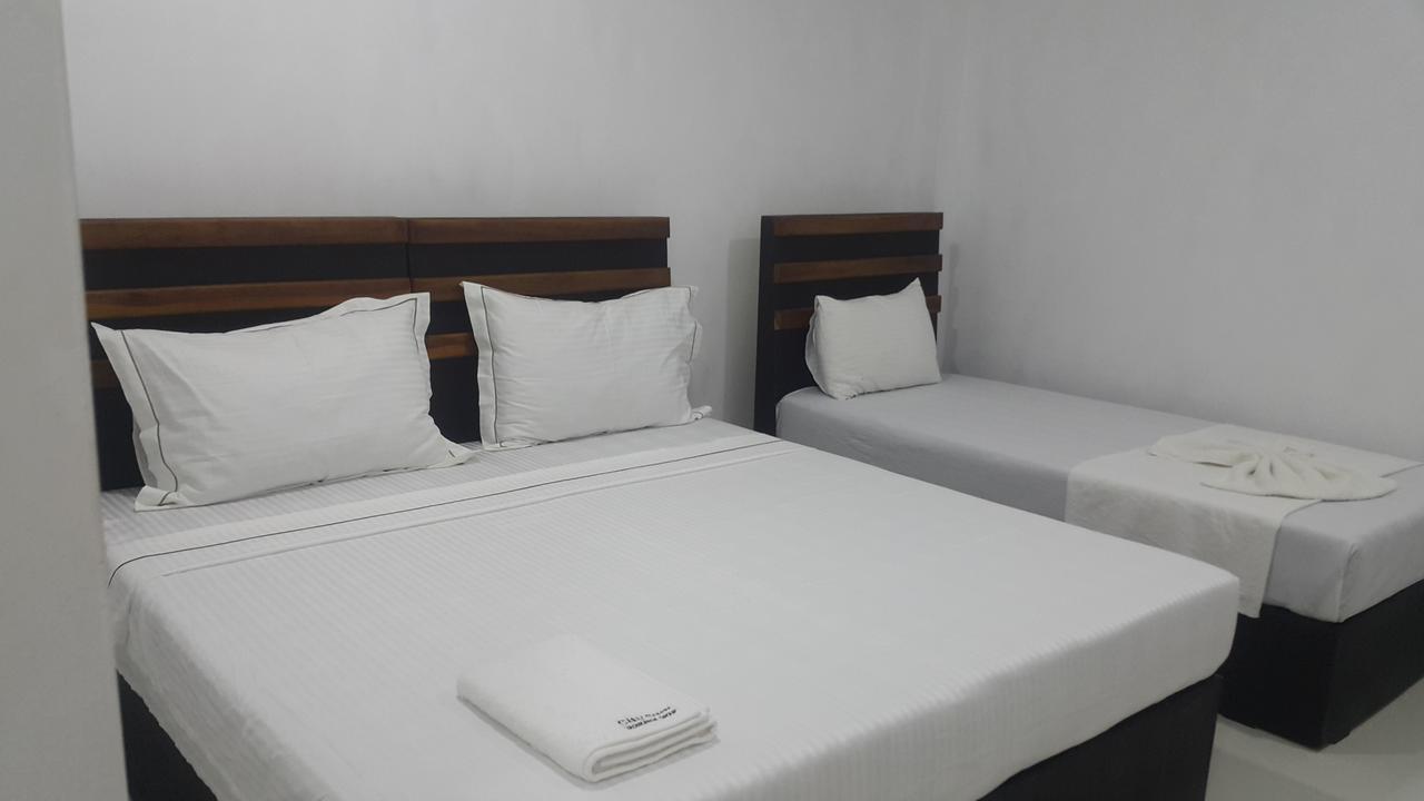 City Capital Hostel 아누라다푸라 외부 사진