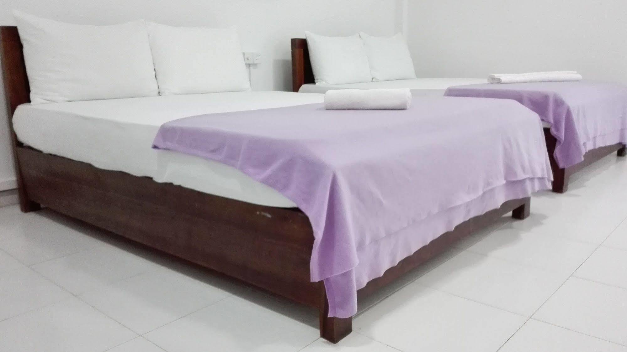 City Capital Hostel 아누라다푸라 외부 사진