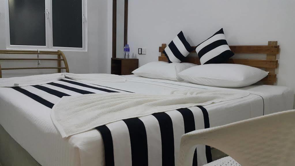 City Capital Hostel 아누라다푸라 외부 사진